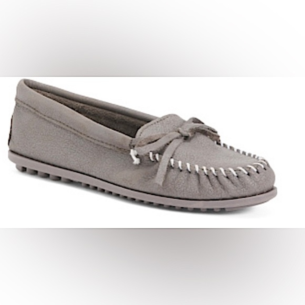 NWT MINNETONKA Leather Tie Moccasin Flats
